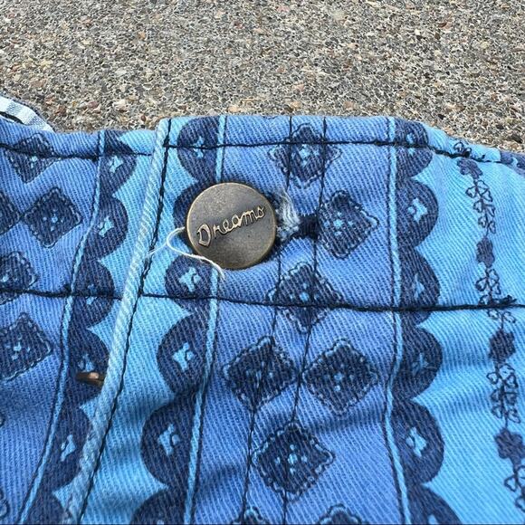 Vintage blue medallion stripe printed pleated front bareback high waist shorts - Picture 3 of 5